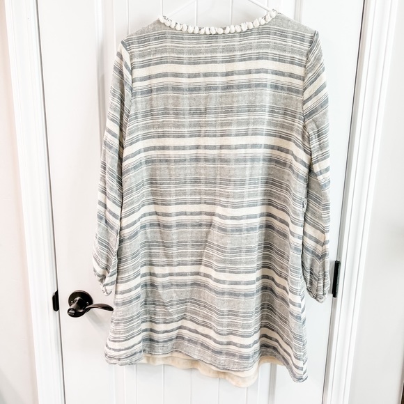 YA Los Angeles Blue Striped Muslin V Neck Shift Dress 3/4 Sleeves Raw Hem Accent - Picture 2 of 8